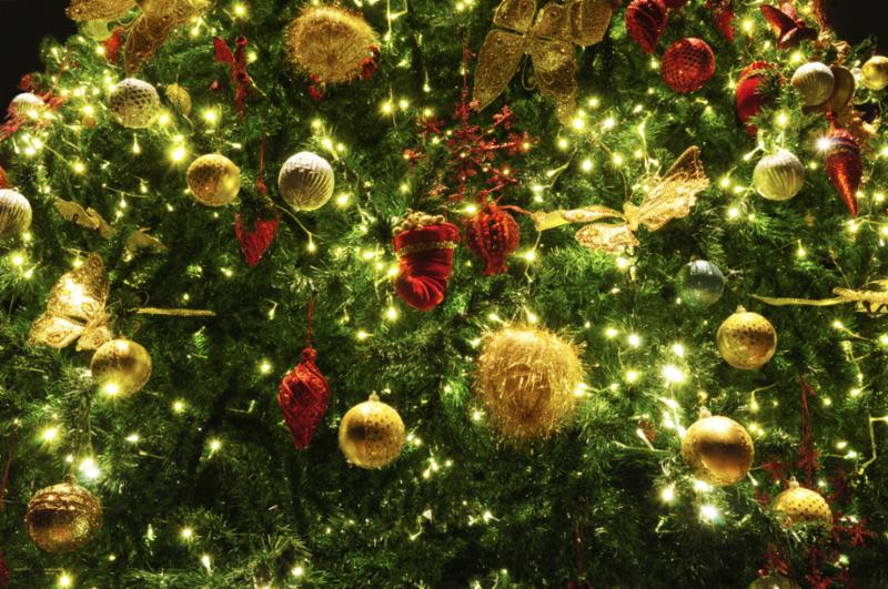 decorated_christmas_tree.jpg